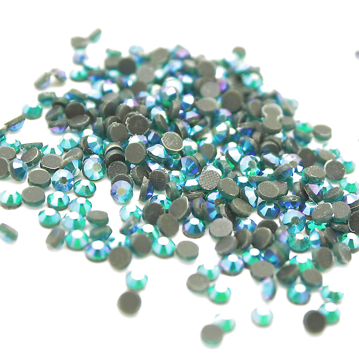 PACK OF 250 - ROUND 4mm IRIDESCENT BLUE FLAT RHINESTONES - sarahi.NYC