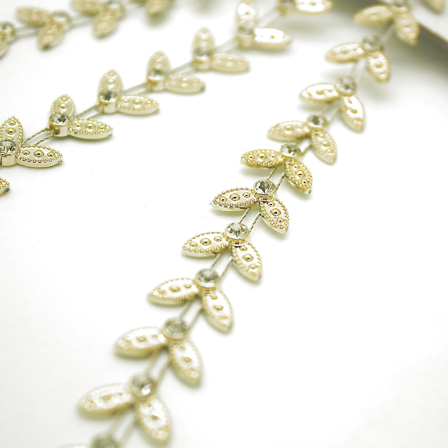 GOLD CRYSTAL PETAL TRIM - sarahi.NYC