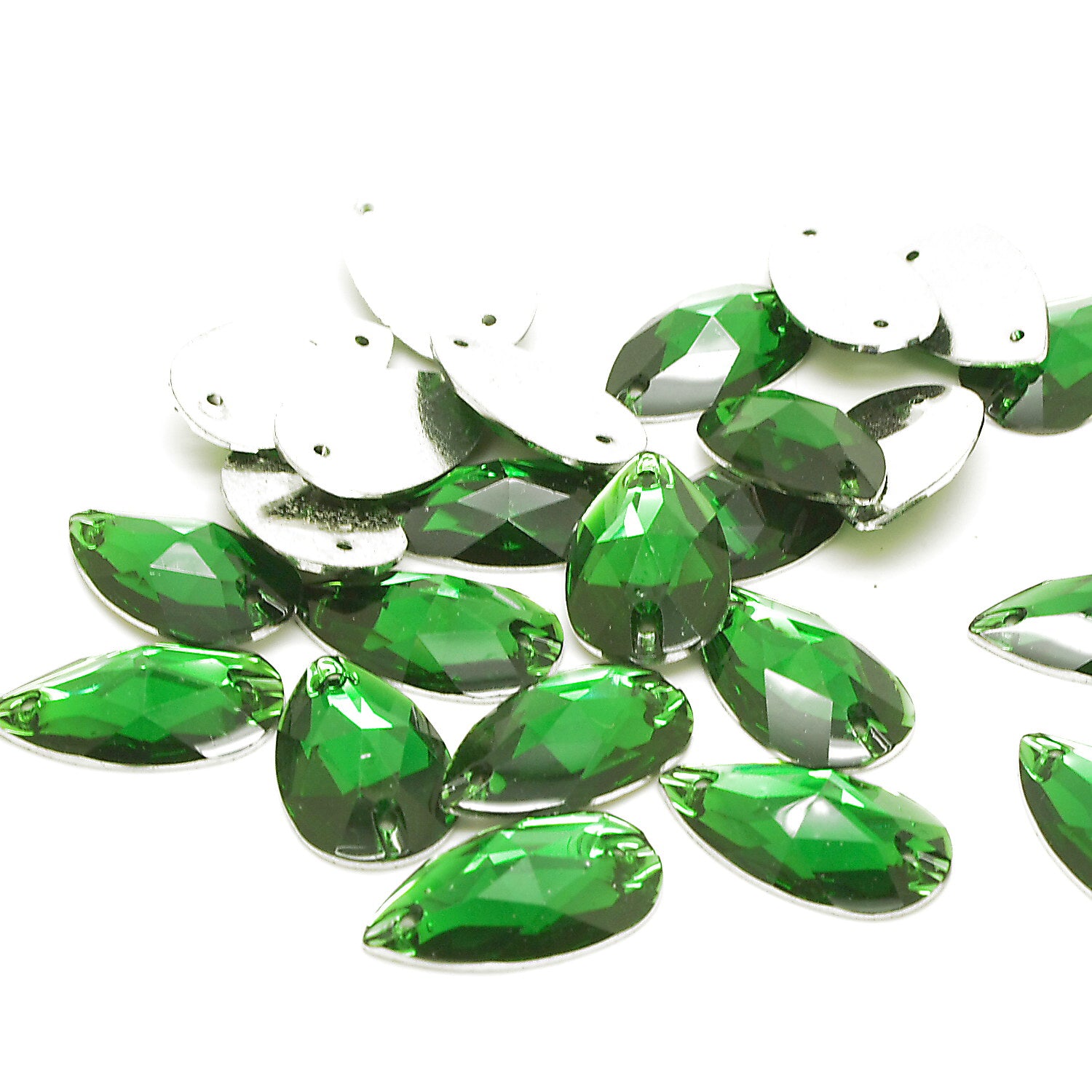 EMERALD GREEN - PACK OF 10 - TEARDROP 28 mm FLAT BACK RHINESTONE GEMS - sarahi.NYC