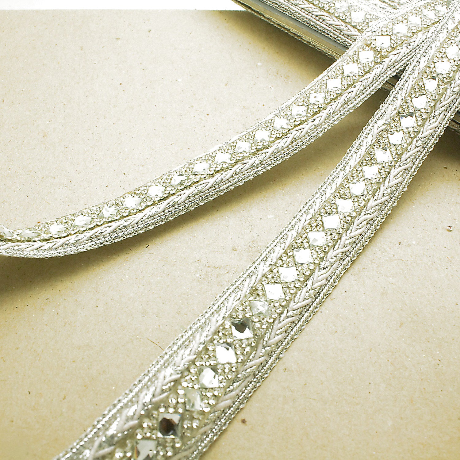 WHITE SILVER STONE TRIM - sarahi.NYC