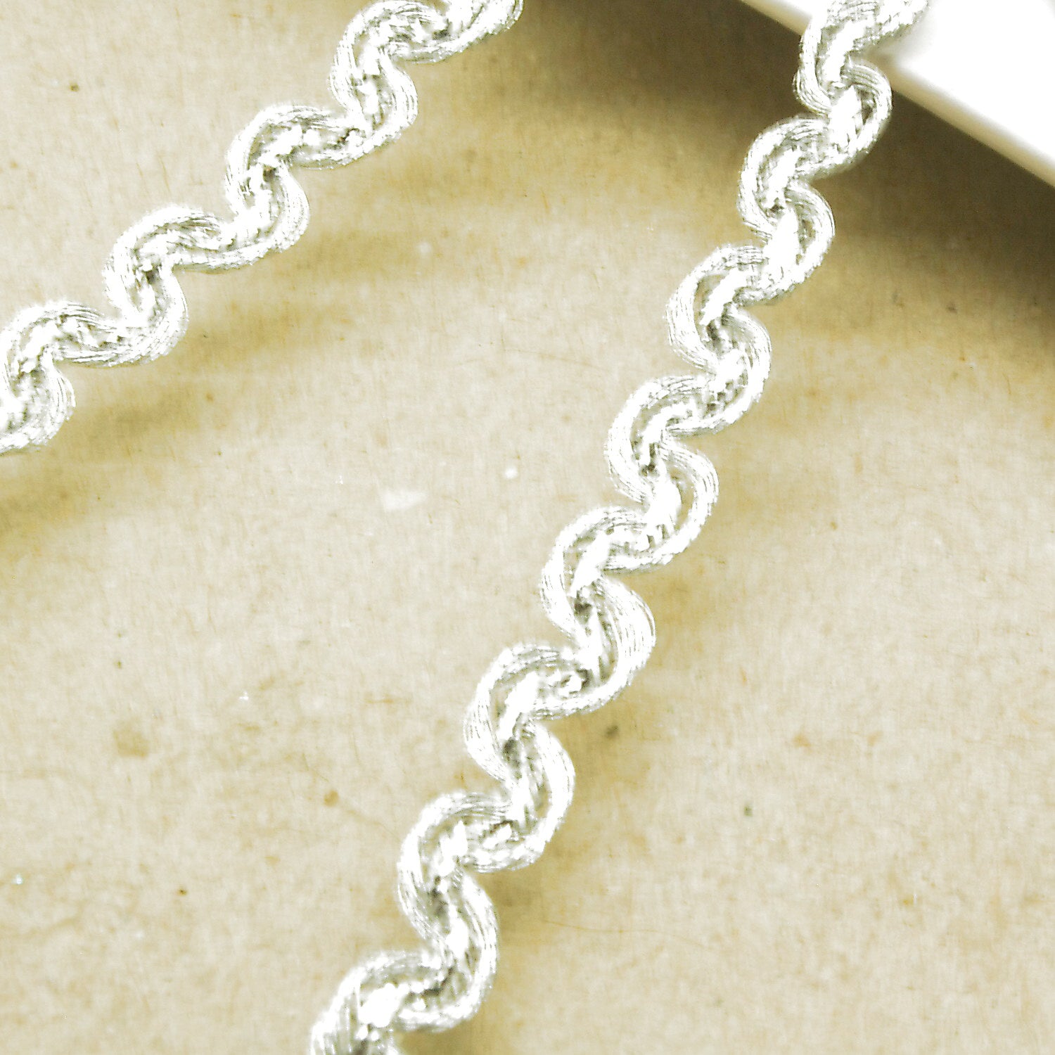 SILVER  SWIRL THIN TRIM - sarahi.NYC