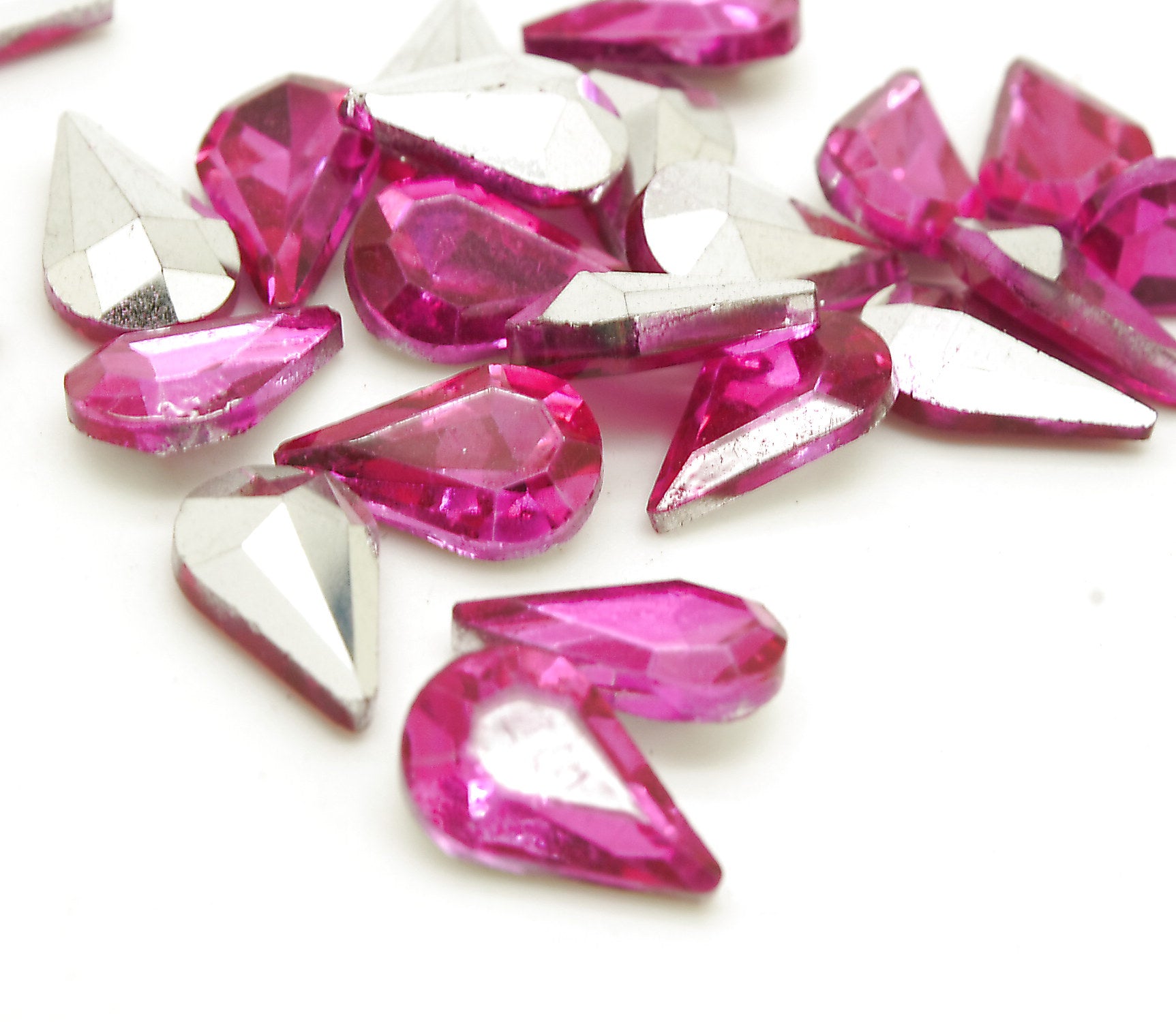 PACK OF 20 - 13mm X 8mm PINK TEARDROP STONES CRYSTALS   - sarahi.NYC