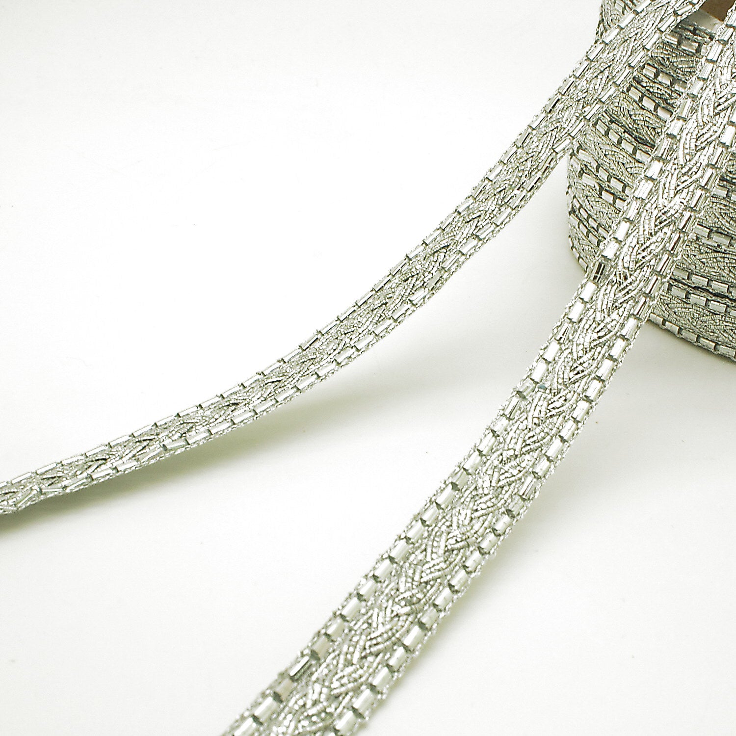 SILVER PLAIT METALLIC TRIM