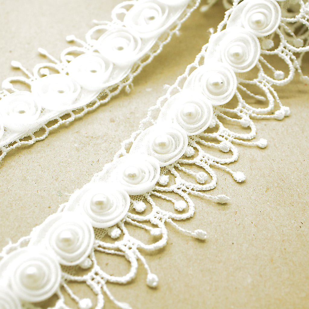 WHITE FLOWER PEARL TRIM