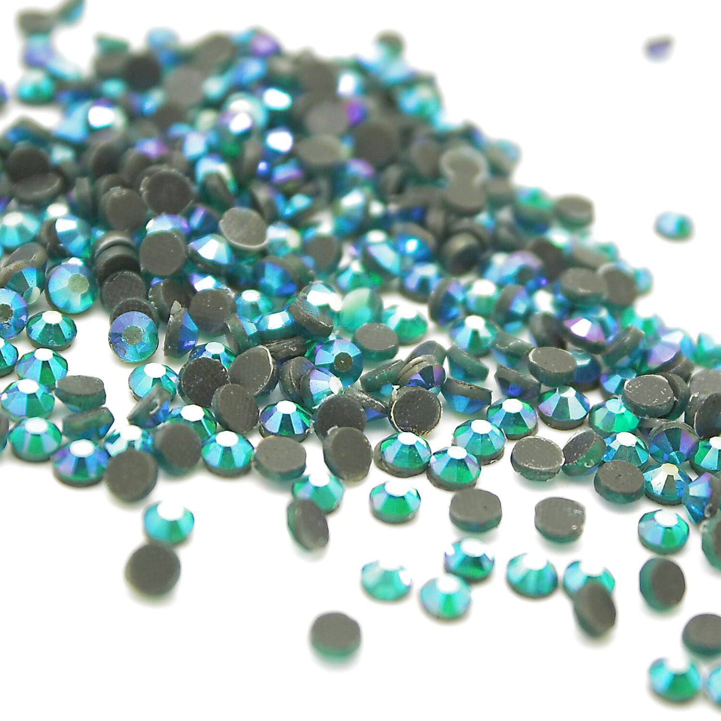 PACK OF 250 - ROUND 4mm IRIDESCENT BLUE FLAT RHINESTONES - sarahi.NYC