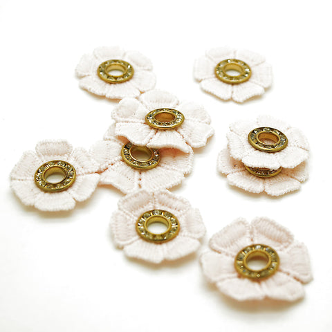 10 X LIGHT PINK FLOWER MOTIFS - SARAHI.NYC