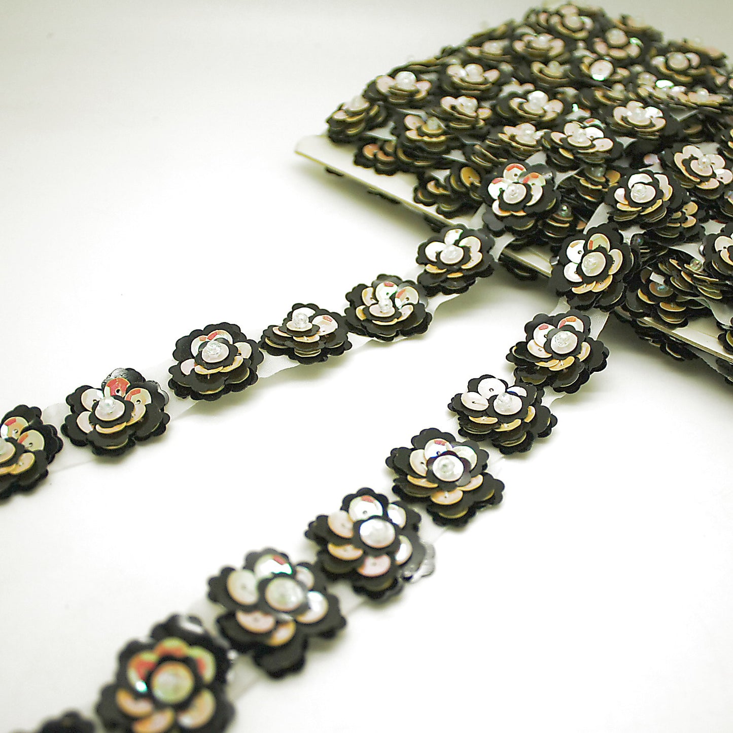 WHITE FLOWER RIBBON TRIM - sarahi.NYC