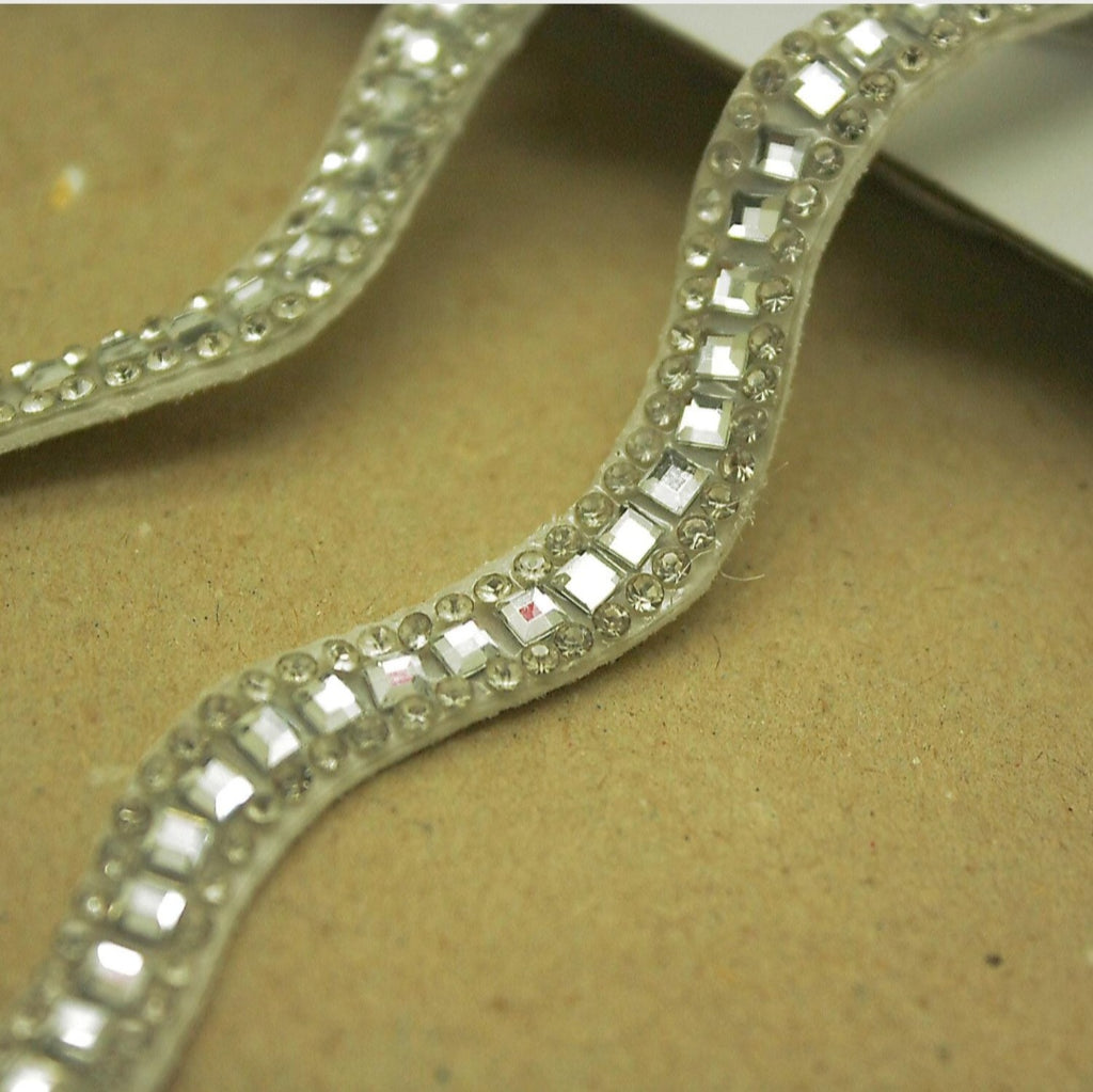 SILVER RHINESTONE WAVE TRIM
