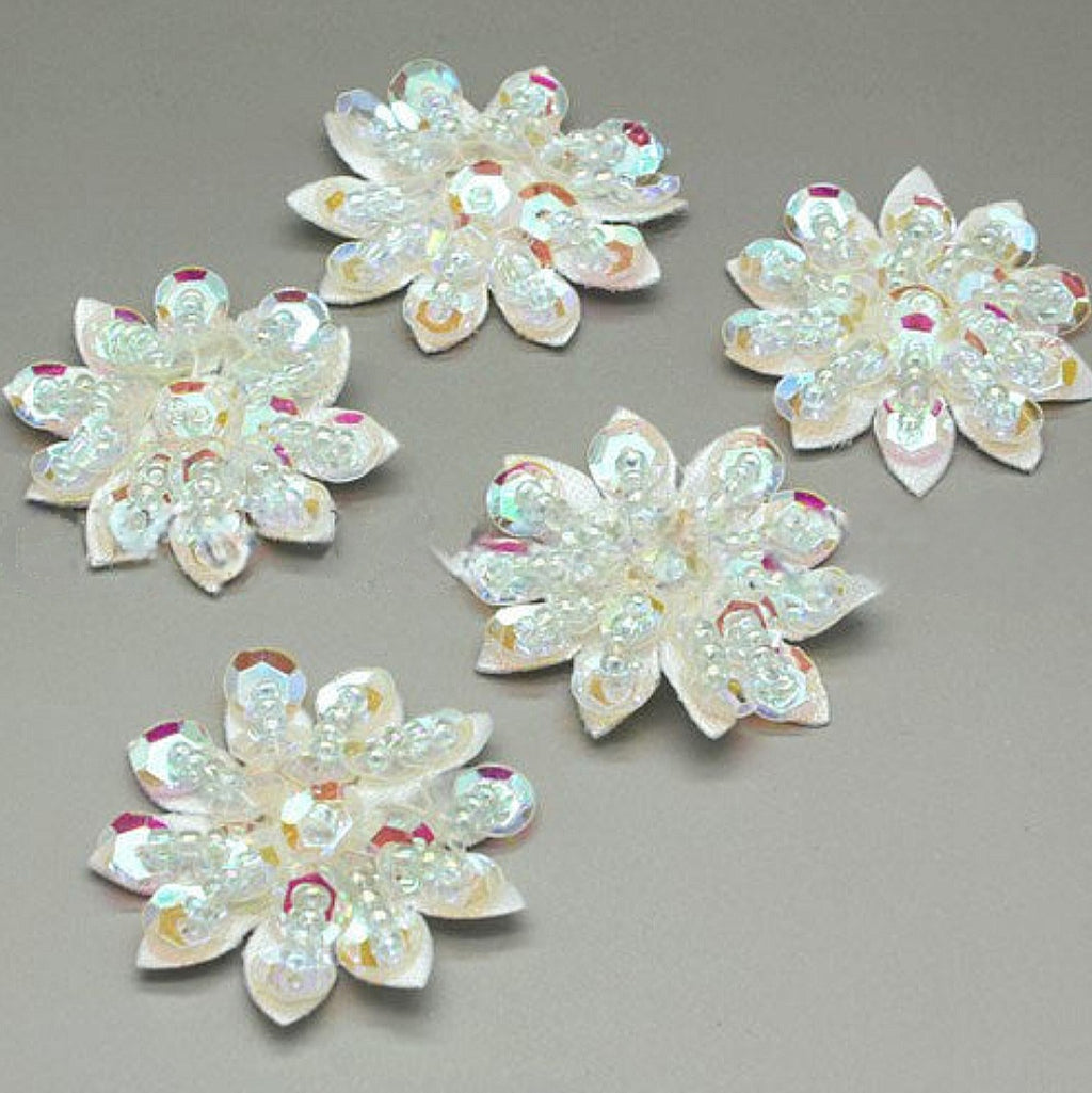5 X WHITE FLOWER MOTIFS - SARAHI.NYC
