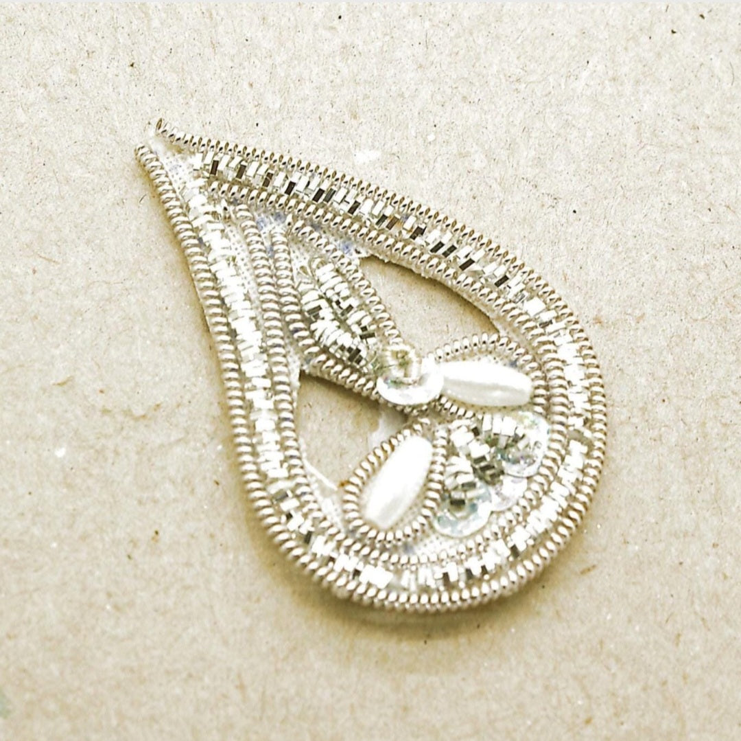 METALLIC PAISLEY SEQUIN MOTIF - sarahi.NYC