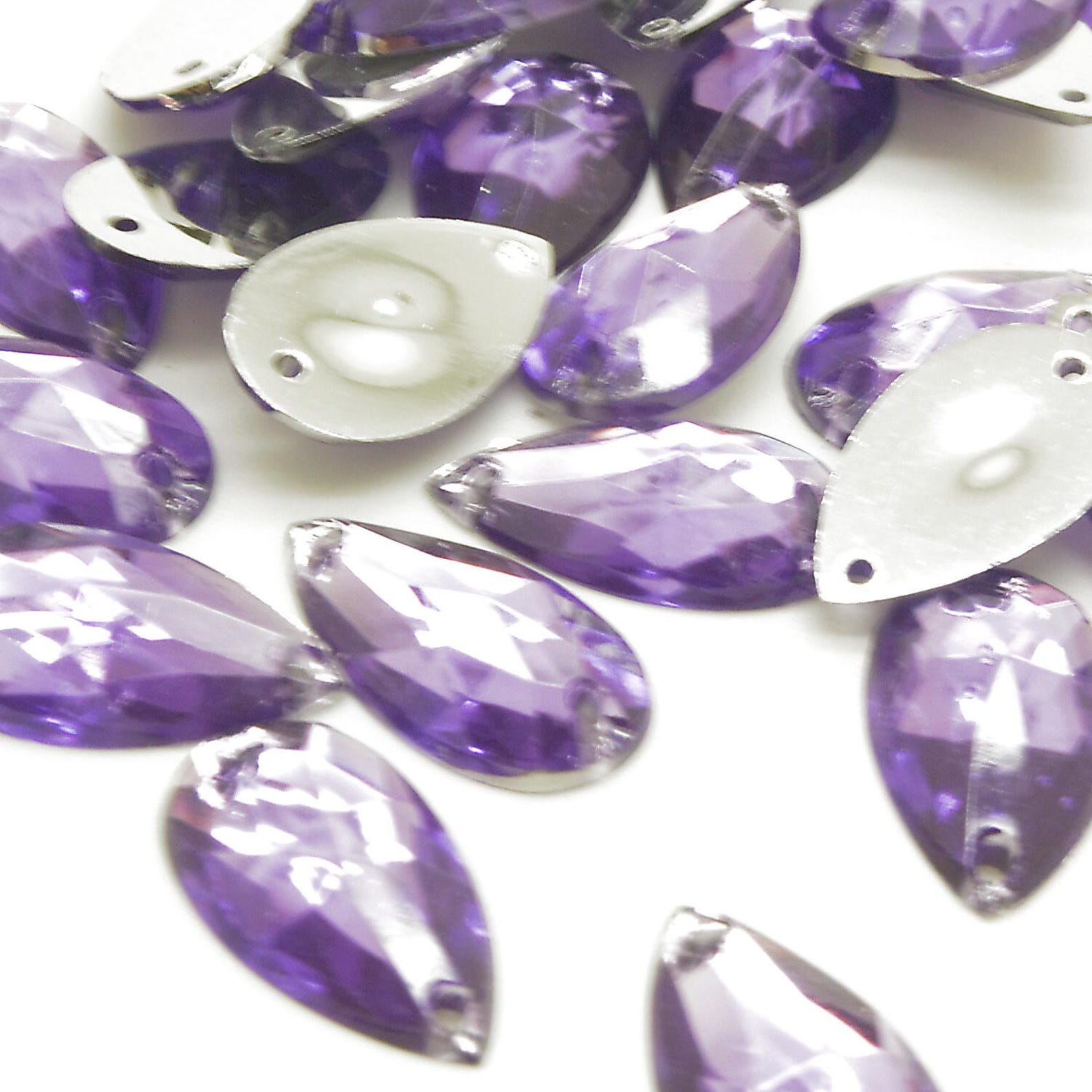 PACK OF 30 - 18mm x 10mm TURQUOISE TEARDROP FLATBACK RHINESTONES - sarahi.NYC